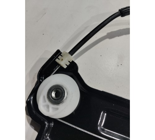 Стеклоподъемник (задний левый)