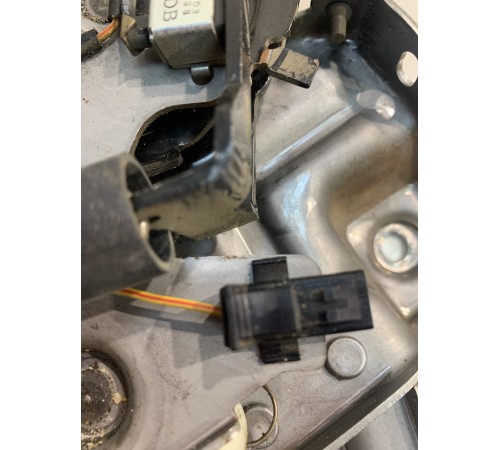 Педаль ручного тормоза