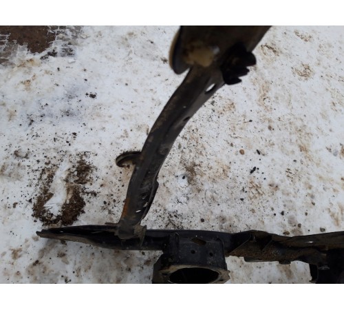 Балка подвески передняя (подрамник)