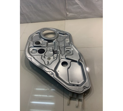 Стеклоподъемник (задний, правый)