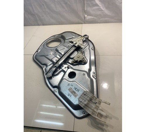 Стеклоподъемник (задний, правый)