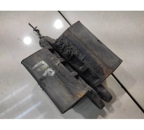 Уплотнитель крышки багажника(левый, правый)