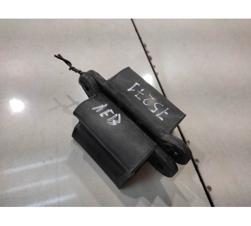 Уплотнитель крышки багажника(левый, правый)