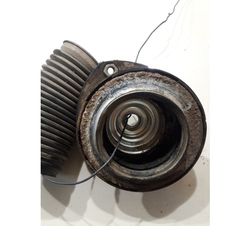 Опора амортизатора(передняя правая)