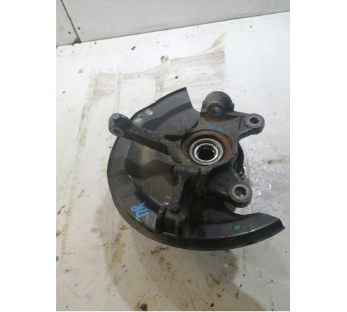 Кулак поворотный передний правый