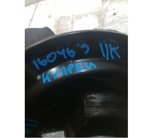 Кулак поворотный передний правый