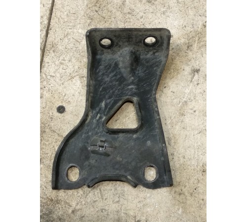 Кронштейн впускного коллектора