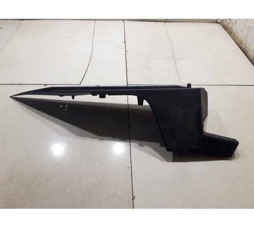 Накладка стойки (задняя правая)