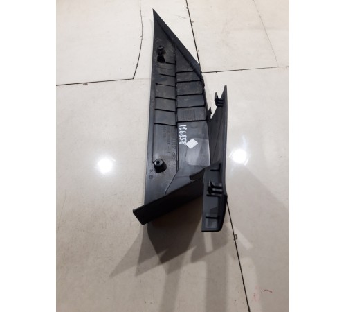 Накладка стойки (задняя правая)