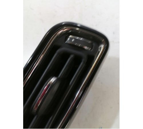 Воздушный дефлектор передний левый