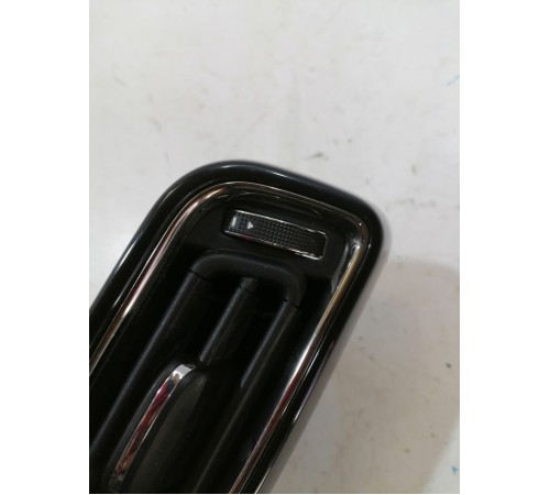 Воздушный дефлектор передний левый