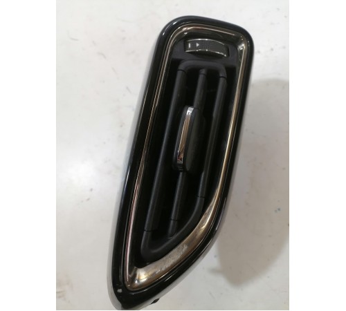 Воздушный дефлектор передний левый