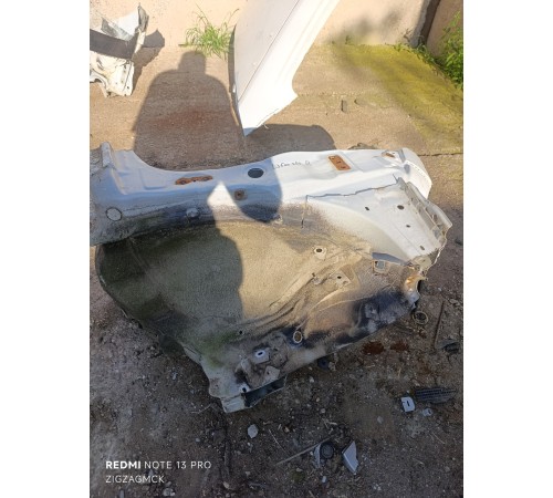 Стойка передняя правая