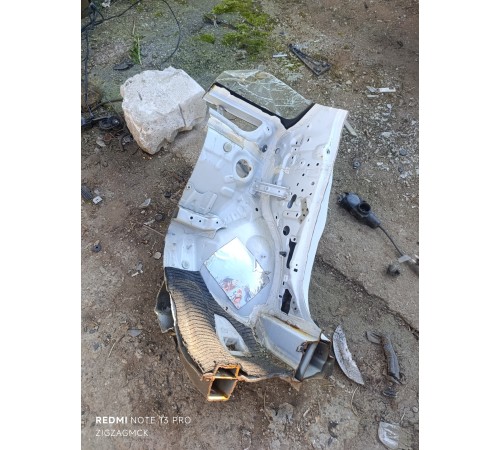 Стойка передняя правая