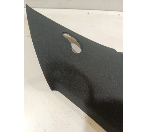 Обшивка задней стойки левая