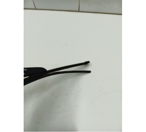 Поводок стеклоочистителя задний