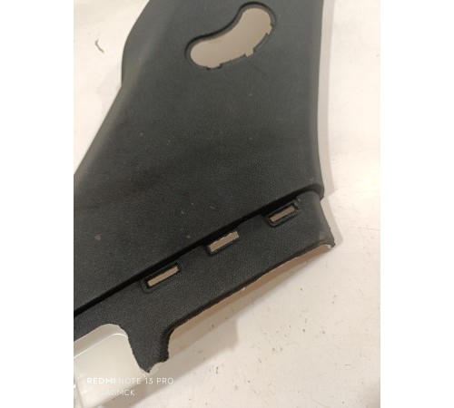 Обшивка задней стойки левая