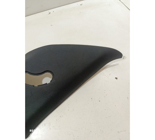 Обшивка задней стойки левая