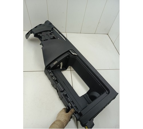 Накладка торпедо правая под бардачок