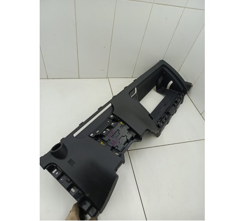 Накладка торпедо правая под бардачок