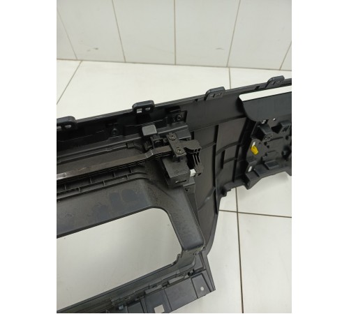 Накладка торпедо правая под бардачок