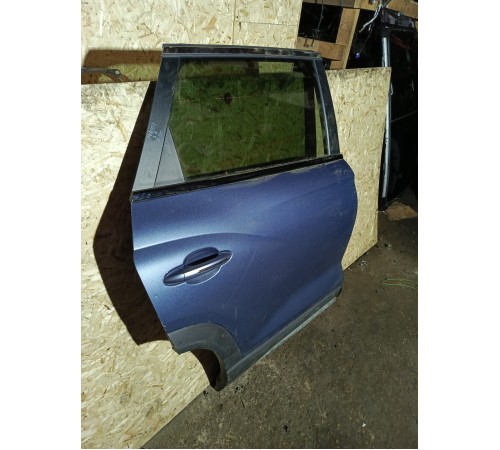 Дверь задняя правая