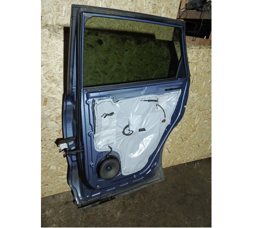 Дверь задняя правая
