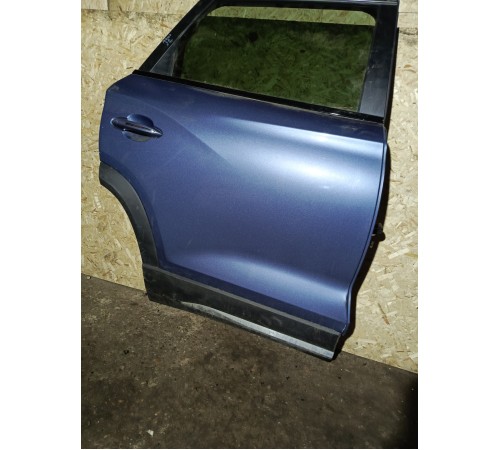 Дверь задняя правая