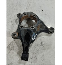 Кулак поворотный передний правый