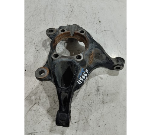 Кулак поворотный передний правый