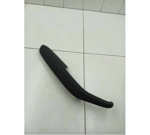 Подлокотник обшивки двери передний левый