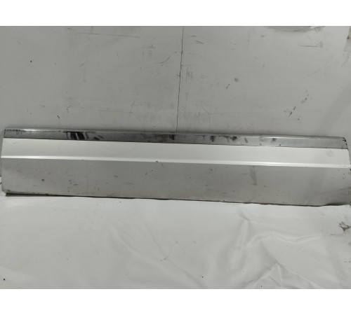 Накладка двери (передняя левая)