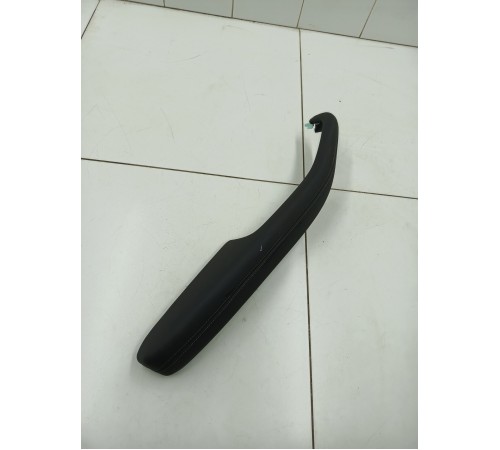 Подлокотник обшивки двери передний левый