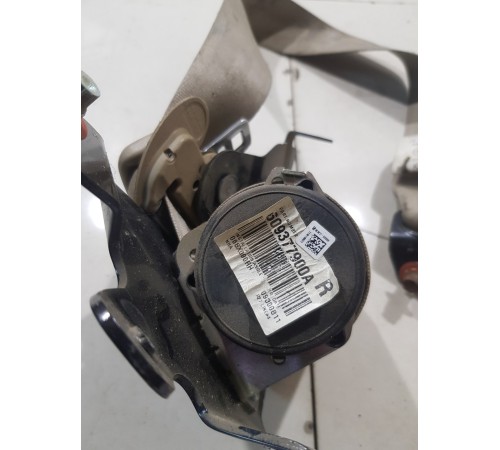 Ремень безопасности 3-й ряд правый