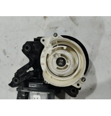 Доводчик двери (передний левый)