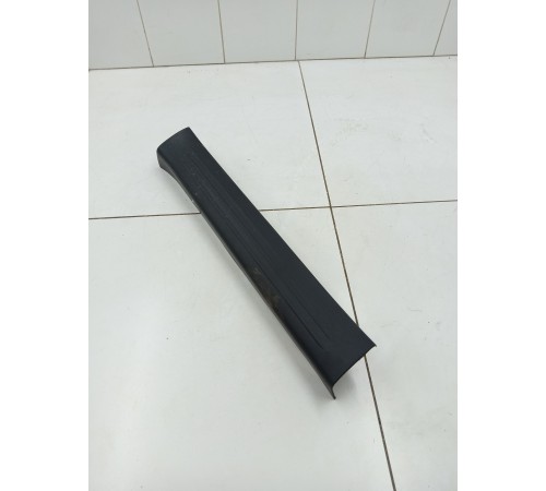 Накладка на порог передняя правая