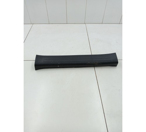 Накладка на порог передняя правая