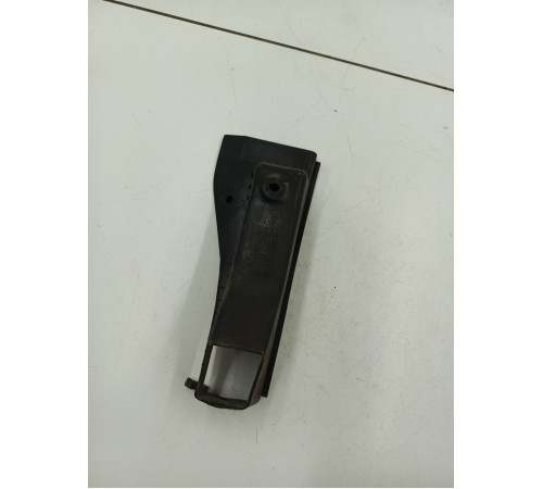 Брызговик передний правый