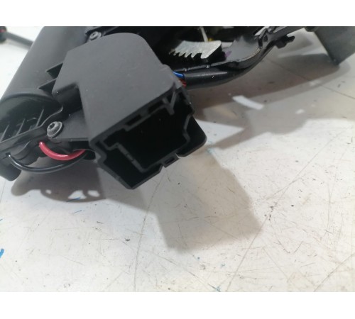 Замок двери багажника