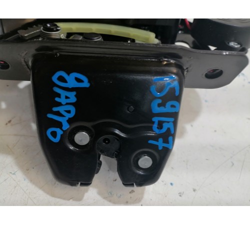 Замок двери багажника