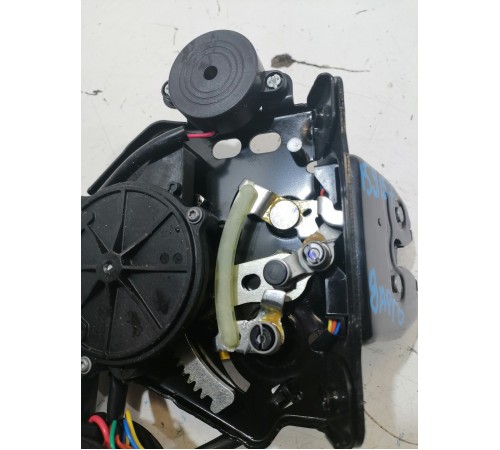 Замок двери багажника