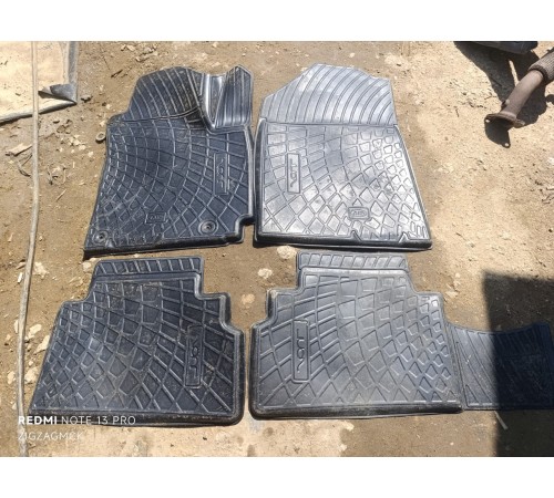 Комплект ковриков салона