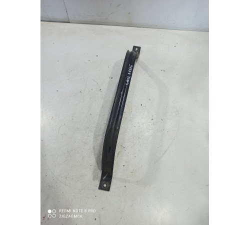 Крепление топливного бака