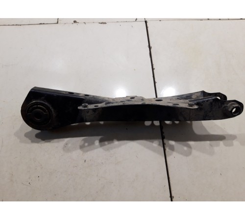 Рычаги подвески (задний, правый, нижний)