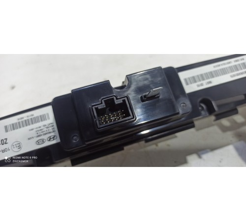 Блок кнопок управления магнитолой