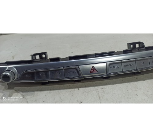 Блок кнопок управления магнитолой