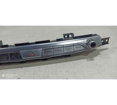 Блок кнопок управления магнитолой