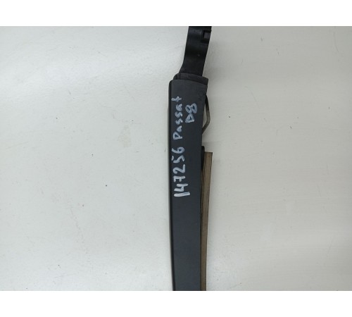 Поводок крышки багажника