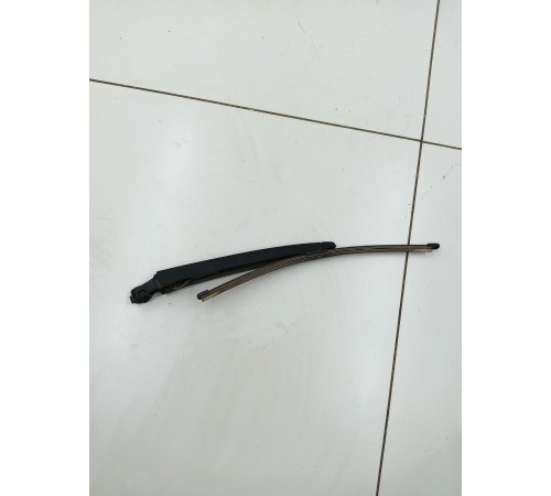 Поводок крышки багажника