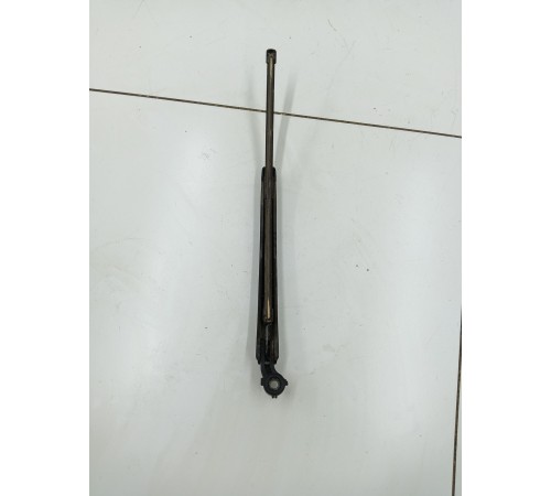 Поводок крышки багажника